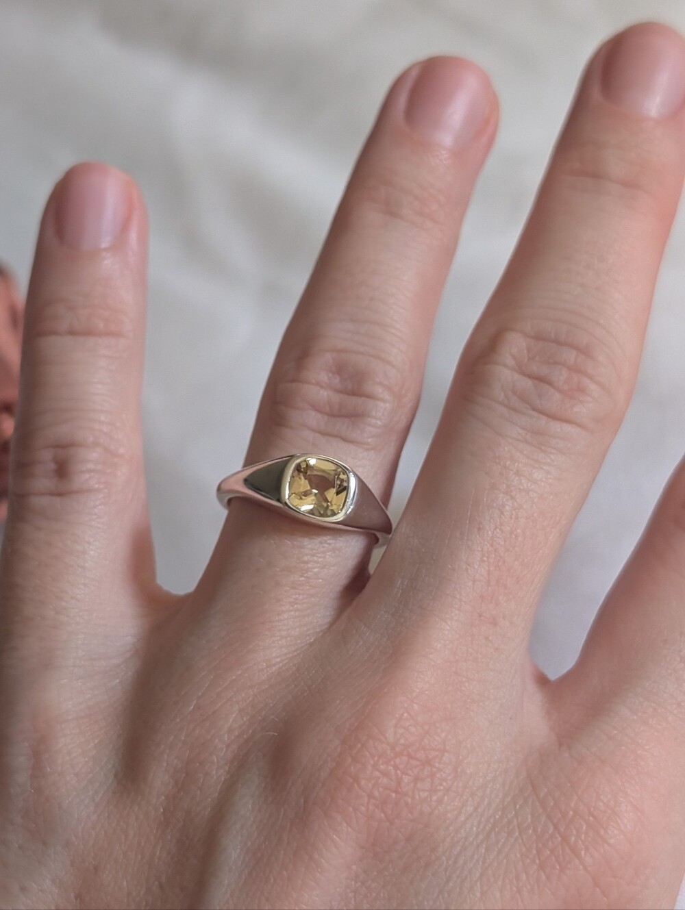 Mejuri Jude Pinky Signet Ring Size 6